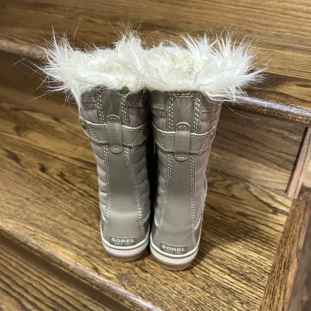 Sorel Girls' Mid-Calf Quilted Faux Fur Snow Boots US Size 3 Warm Waterproof